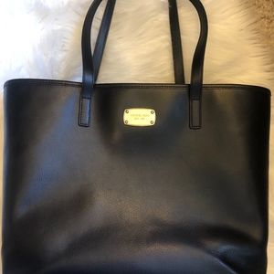 ✨ Michael Kors Black Tote
